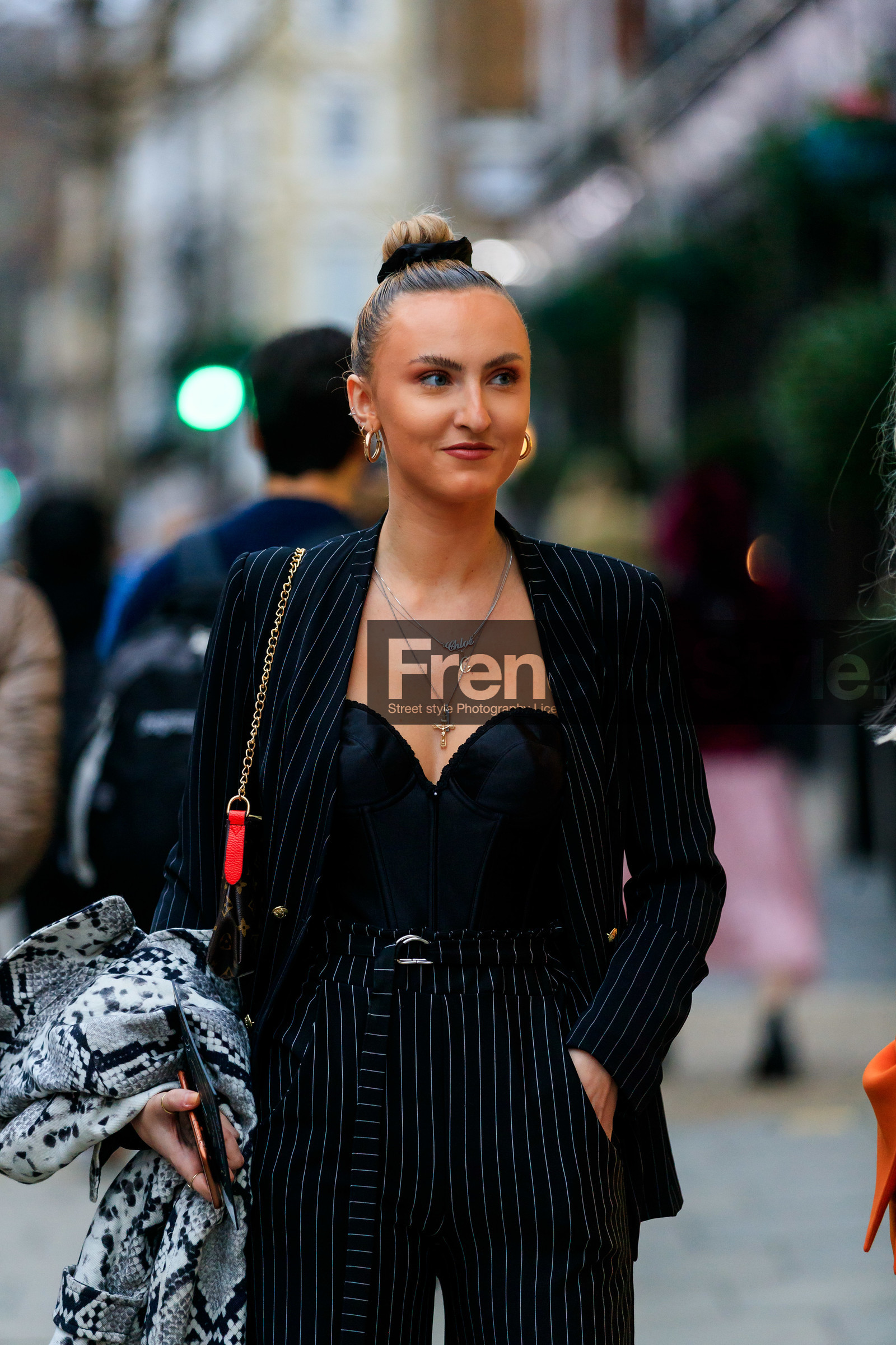 black bag, black jacket, black pants, black suit, blazer, bun, bustier top, corset, earrings, graphic suit, leather bag, necklace, printed suit, striped suit, stripes, tone on tone, total look black, trousers, LONDON, LFW, fashion week, frenchystyle, FW, jonathan paciullo, street style, AUTUMN WINTER 2019-2020, AW 19-20, FW 19-20, FALL WINTER 2019-2020, vertical, atmosphere details, detail