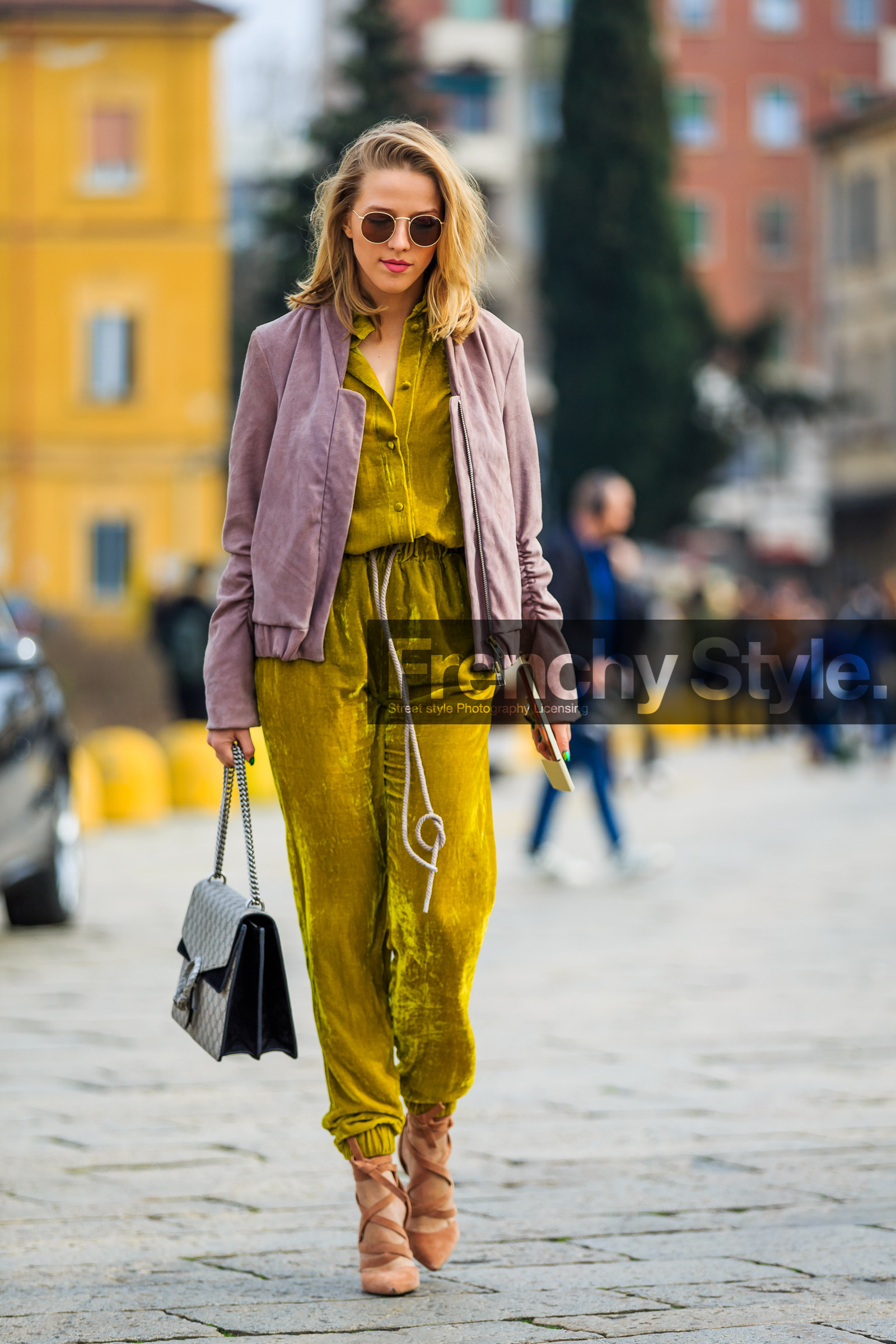 AUTUMN WINTER 2016-2017, AW 16-17, black bag, FALL WINTER 2016-2017, fashion week, frenchystyle, full length, FW, FW 16-17, grey bag, gucci, jonathan paciullo, lace up shoes, leather bag, leather jacket, leather shoes, LFW, LONDON, MENSWEAR, monogram, mustard, nude heels, nude sandals, pink, pink jacket, street style, suede jacket, suede shoes, sunglasses, teddy jacket, velvet, vertical, yellow, yellow jumpsuit