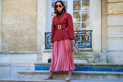aimee song, animal print, blazer, brown bag, christian dior, graphic bag, leather bag, leather shoes, necklace, pink shoes, pink skirt, pleated skirt, printed bag, red belt, red jacket, snake print, sunglasses, fashion week, frenchystyle, FW, jonathan paciullo, street style, PFW, PARIS, AUTUMN WINTER 2019-2020, AW 19-20, FALL WINTER 2019-2020, FW 19-20, horizontal, atmosphere details, full length
