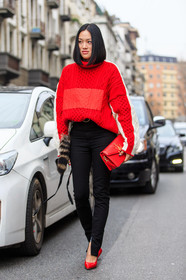 AUTUMN WINTER 2016-2017, AW 16-17, black denim, denim pants, FALL WINTER 2016-2017, fashion week, frenchystyle, full length, FW, FW 16-17, high heels, jeans, jonathan paciullo, jw anderson, leather bag, LFW, LONDON, MENSWEAR, red bag, red knit, red shoes, red sweater, red turtleneck, street style, suede shoes, Tiffany Hsu, trousers, vertical