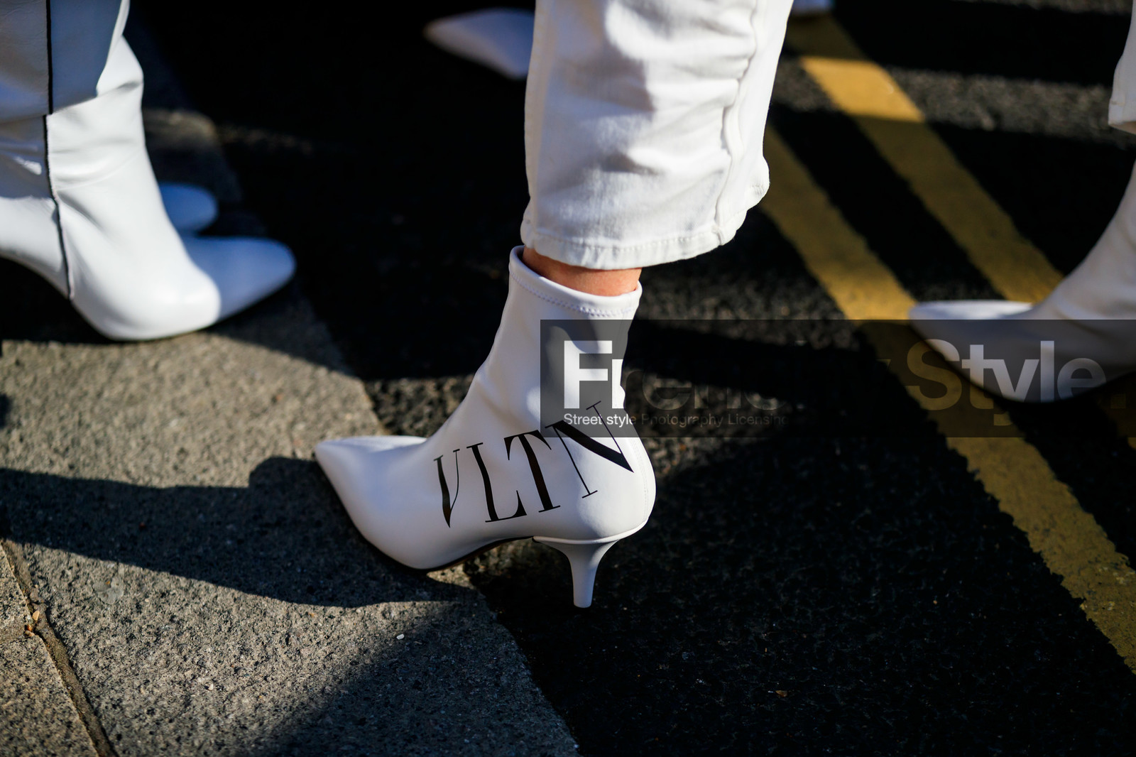 denim pants, high heels, jeans, leather shoes, leonie hanne, trousers, valentino, white boots, white denim, LONDON, LFW, fashion week, frenchystyle, FW, jonathan paciullo, street style, AUTUMN WINTER 2019-2020, AW 19-20, FW 19-20, FALL WINTER 2019-2020, horizontal, atmosphere details, detail