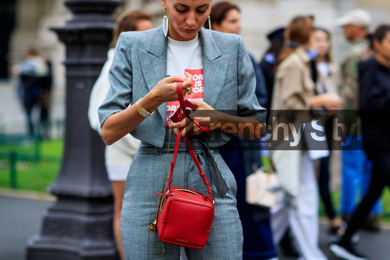 atmosphere details, blazer, checked jacket, checked pants, checked suit, cropped top, detail, earrings, fashion week, frenchystyle, FW, graphic jacket, graphic pants, graphic suit, grey jacket, grey pants, grey suit, horizontal, jonathan paciullo, leather bag, PARIS, PFW, plaid, printed jacket, printed pants, printed suit, printed t shirt, red bag, SPRING SUMMER 2018, SS 18, street style, trousers, white t shirt, giovanna battaglia