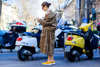 atmosphere details, AUTUMN WINTER 2017-2018, AW 17-18, brown coat, brown fur, FALL WINTER 2017-2018, fashion week, frenchystyle, full length, Fur coat, FW, FW 17-18, horizontal, jenny walton, jonathan paciullo, leather shoes, MFW, MILAN, nike, street style, sunglasses, yellow sneakers