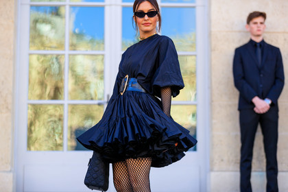 black bag, black belt, black dress, christian dior, fishnet, leather bag, leather belt, sunglasses, tights, tone on tone, total look black, PARIS, PFW, street style, jonathan paciullo, FW, frenchystyle, fashion week, AUTUMN WINTER 2019-2020, AW 19-20, FALL WINTER 2019-2020, FW 19-20, horizontal, atmosphere details, detail