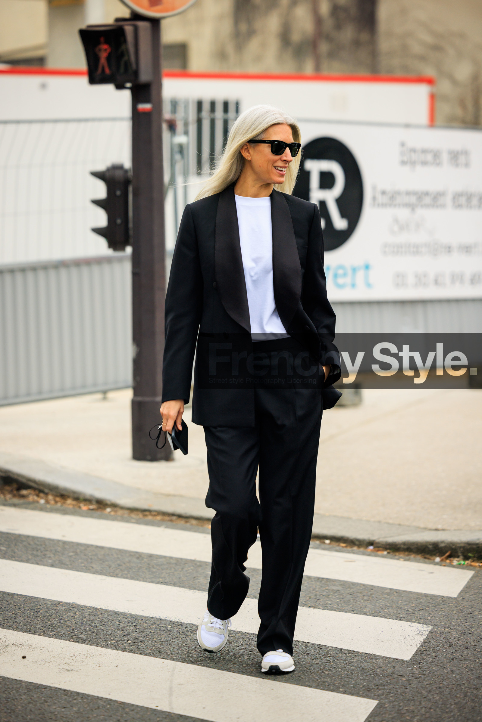 black suit, black look, black sunglasses, white tshirt, white sneakers, white hair, sarah harris, street style, jonathan paciullo, FW, frenchystyle, fashion week, AUTUMN WINTER 2022-2023, FALL WINTER 2022_2023, FW 22-23, PFW, PARIS, full length, vertical