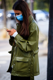 kaki leather jacket, kaki parka, close up detail, covid face mask, fashion week, frenchystyle, FW, jonathan paciullo, street style, PFW, PARIS, SPRING SUMMER 2021, SS 21, vertical, atmosphere details, detail