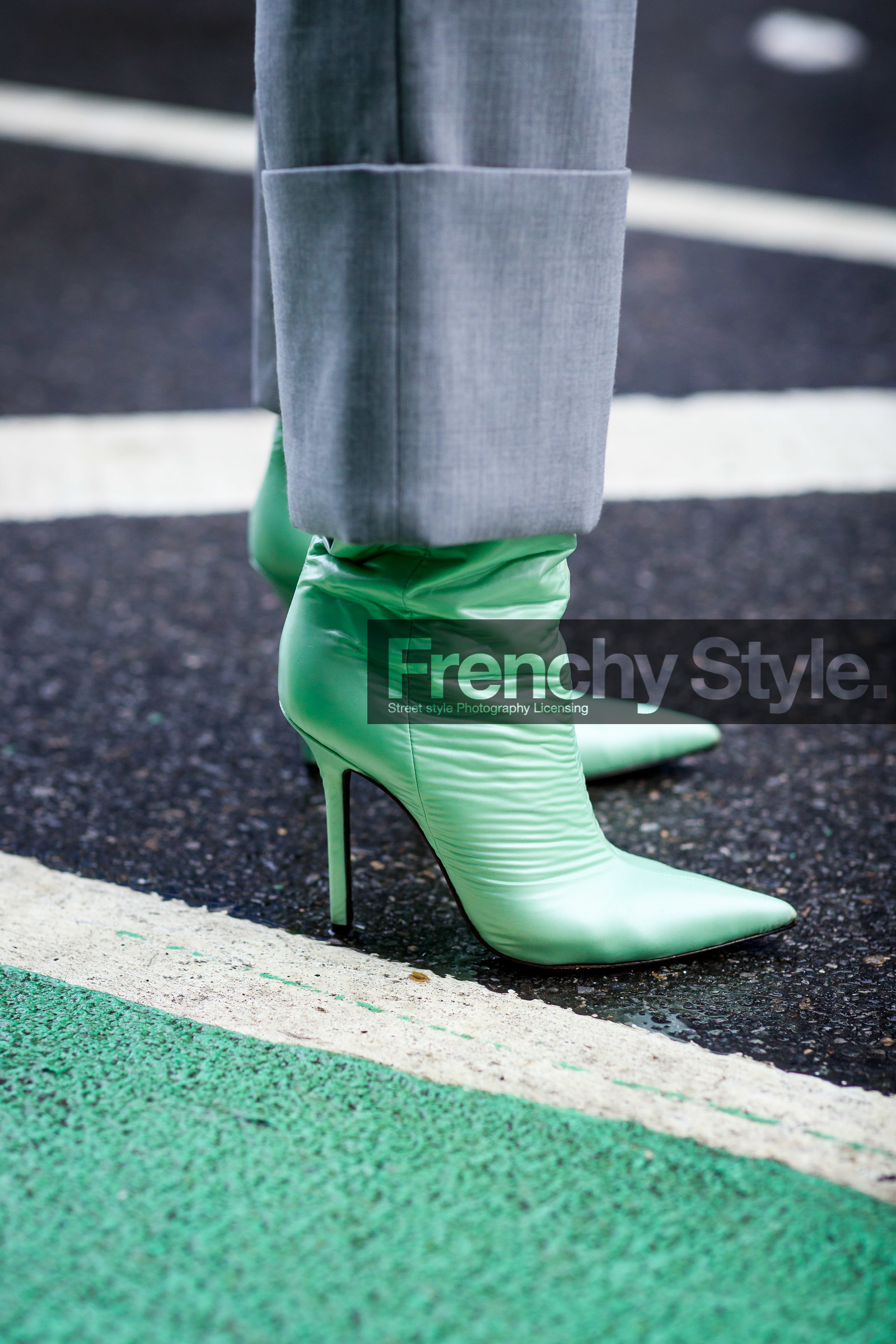 light green boots, high heels boots, satin boots, shoes detail, close up detail, fashion week, frenchystyle, FW, jonathan paciullo, street style, NYFW, NEW YORK, AUTUMN WINTER 2020-2021, FALL WINTER 2020-2021, FW 20-21, vertical, atmosphere details, detail