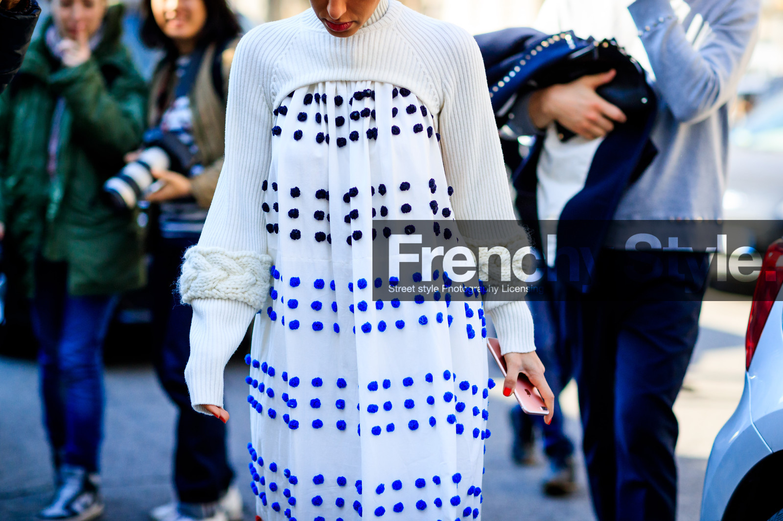 atmosphere details, AUTUMN WINTER 2017-2018, AW 17-18, detail, FALL WINTER 2017-2018, fashion week, frenchystyle, FW, FW 17-18, graphic dress, horizontal, jonathan paciullo, long dress, MFW, MILAN, polka dot, printed dress, street style, white dress, white knit