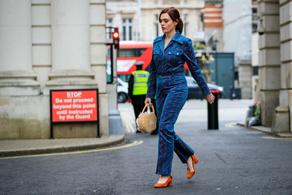 beige bag, blue jacket, blue pants, camel shoes, chloé, graphic jacket, graphic pants, high heels, leather bag, leather shoes, pearls, printed jacket, printed pants, trousers, street style, jonathan paciullo, FW, frenchystyle, fashion week, LFW, LONDON, AUTUMN WINTER 2019-2020, AW 19-20, FW 19-20, FALL WINTER 2019-2020, horizontal, atmosphere details, full length