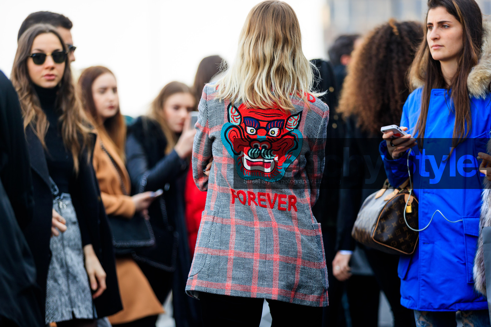 animal print, atmosphere details, AUTUMN WINTER 2017-2018, AW 17-18, back detail, blazer, cartoon, checked jacket, detail, FALL WINTER 2017-2018, fashion week, frenchystyle, FW, FW 17-18, graphic jacket, grey jacket, holli rogers, horizontal, jonathan paciullo, leather bag, message, MFW, MILAN, plaid, printed jacket, street style, trousers