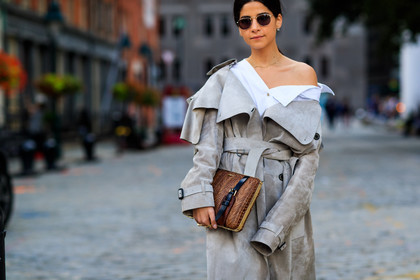 atmosphere details, beige coat, brown bag, detail, fashion week, frenchystyle, FW, horizontal, jonathan paciullo, Lainy Hedaya, leather bag, NEW YORK, NYFW, off the shoulder, SPRING SUMMER 2018, SS 18, street style, sunglasses, trench coat, white shirt