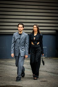 grey suit, black shoes, assymetric suit, black suit, cut out suit, black sandals, black handbag, coperni, alice & j.s, alice barbier, JS roques, street style, jonathan paciullo, FW, frenchystyle, fashion week, AUTUMN WINTER 2022-2023, FALL WINTER 2022_2023, FW 22-23, PFW, PARIS, full length, vertical