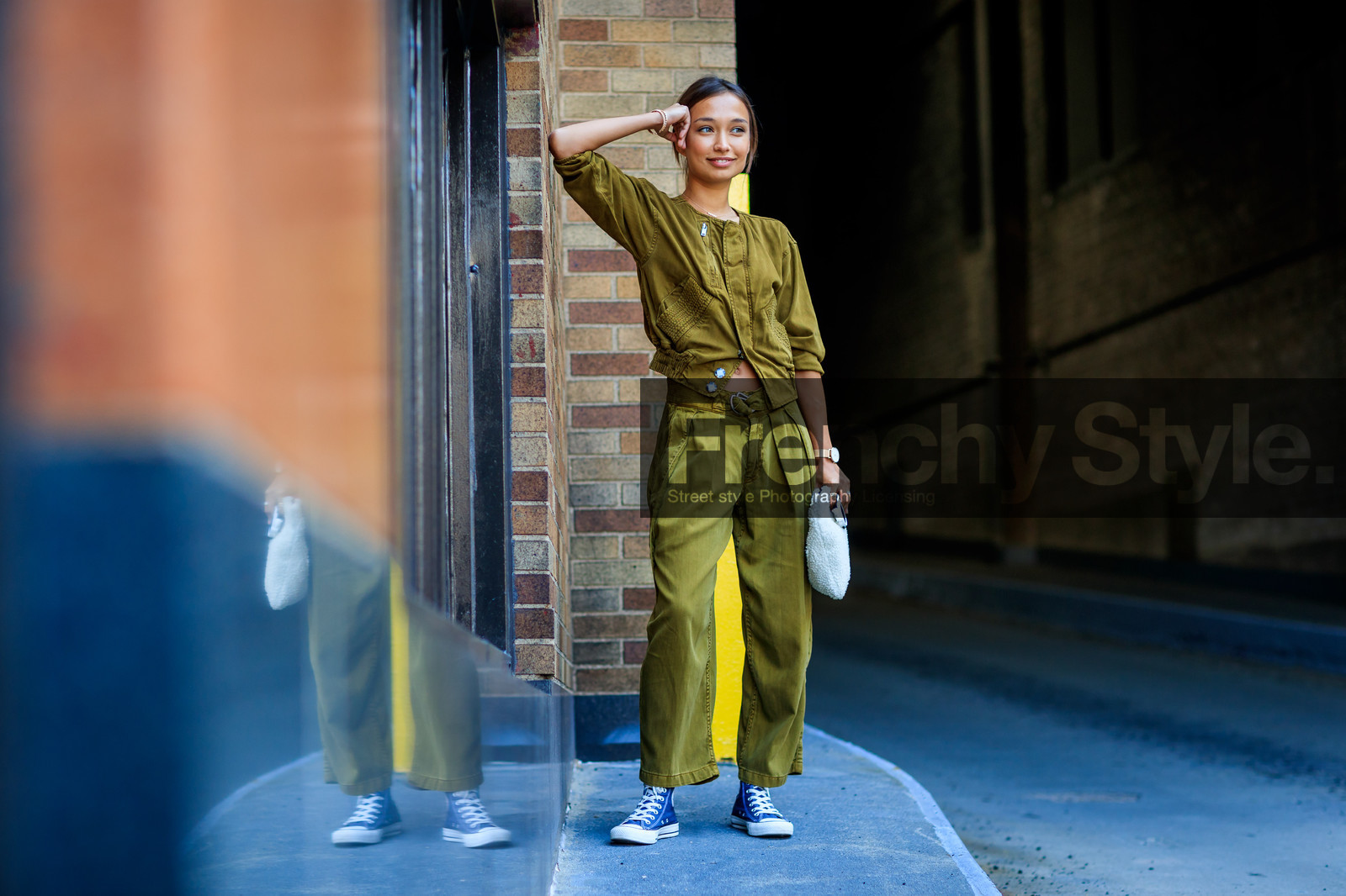 atmosphere details, blue sneakers, converse, fashion week, frenchystyle, full length, fur bag, FW, green jacket, green pants, horizontal, jonathan paciullo, NEW YORK, NYFW, SPRING SUMMER 2018, SS 18, street style, sunglasses, trousers, watch, white bag
