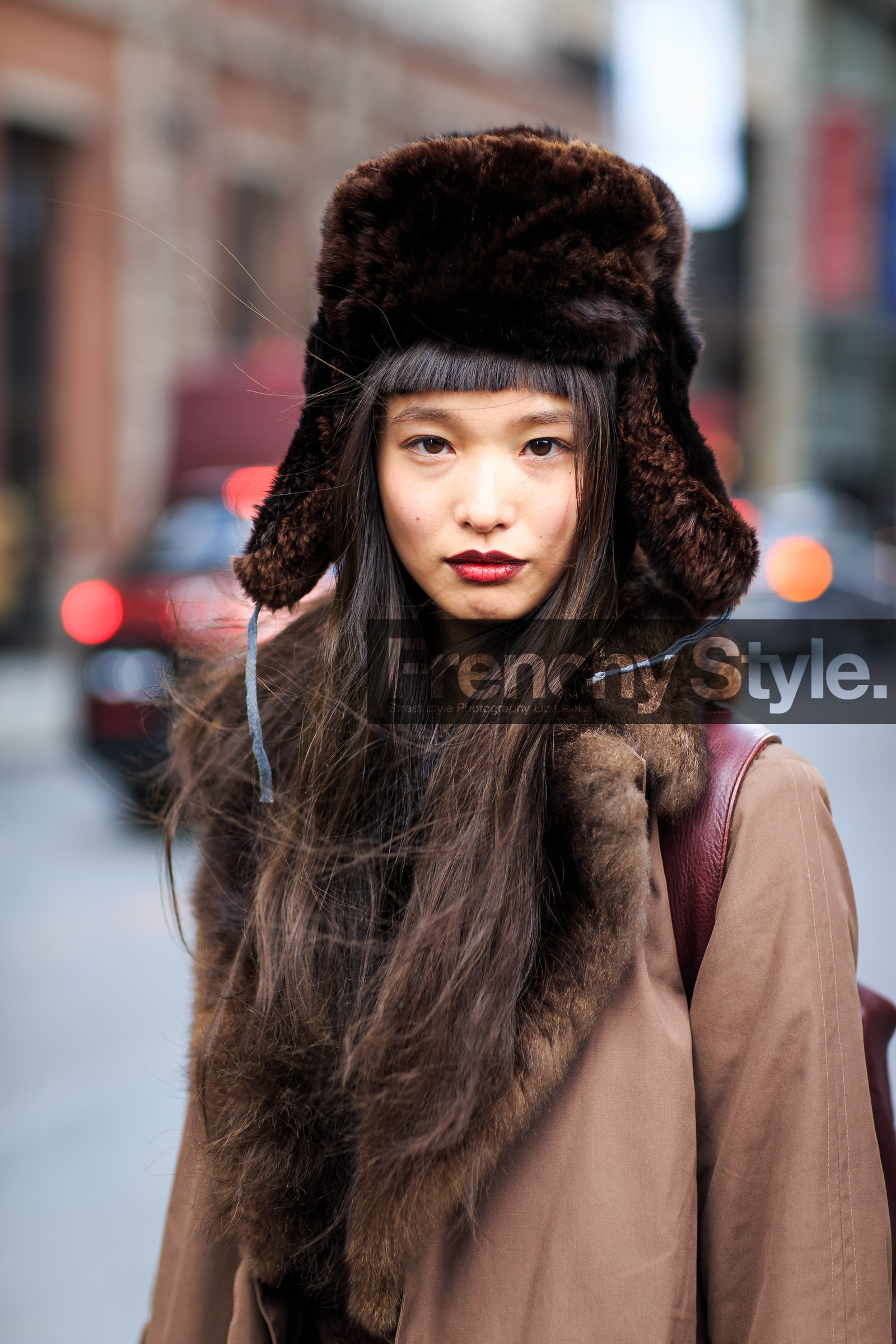 atmosphere details, AUTUMN WINTER 2016-2017, AW 16-17, brown coat, brown hat, chapka, detail, FALL WINTER 2016-2017, fashion week, frenchystyle, fur collar, fur hat, FW, FW 16-17, jonathan paciullo, long hair, model, NEW YORK, NYFW, red lips, skincare, street style, tone on tone, total look brown, vertical, woman, yuka mannami