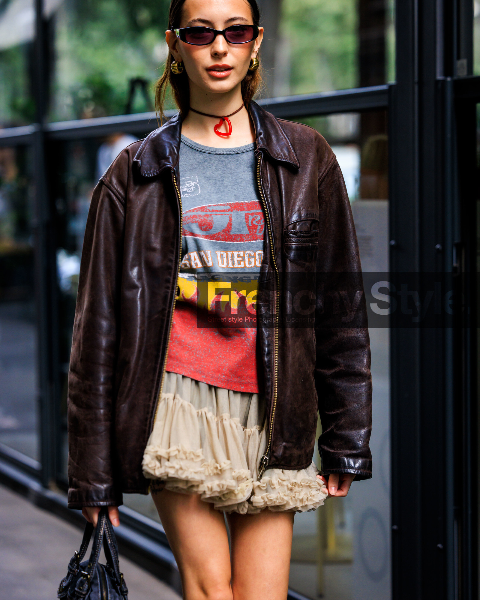 fashion week, frenchystyle, FW, jonathan paciullo, street style, MFW, MILAN, SPRING SUMMER 2024, SS 24, vertical, atmosphere details, detail