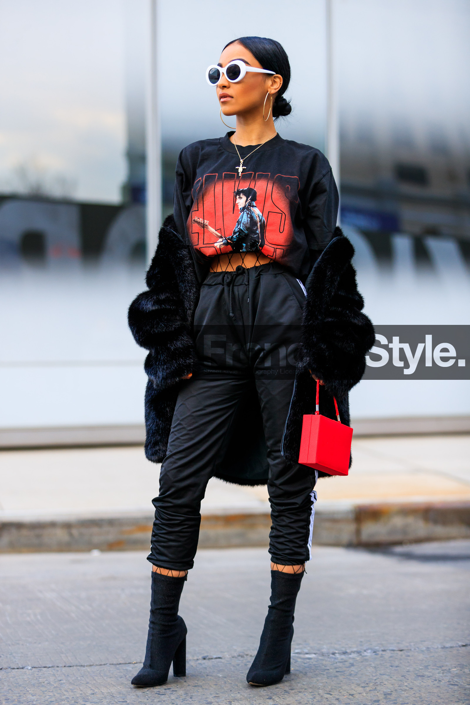 AUTUMN WINTER 2017-2018, AW 17-18, black coat, black fur, black jacket, black pants, black shoes, black t shirt, earrings, FALL WINTER 2017-2018, fashion week, frenchystyle, full length, fun sunglasses, Fur coat, FW, FW 17-18, high heels, high waist, jonathan paciullo, leather bag, leather shoes, NEW YORK, NYFW, off the shoulder, printed t shirt, red bag, street style, sunglasses, sweatpants, trousers, vertical