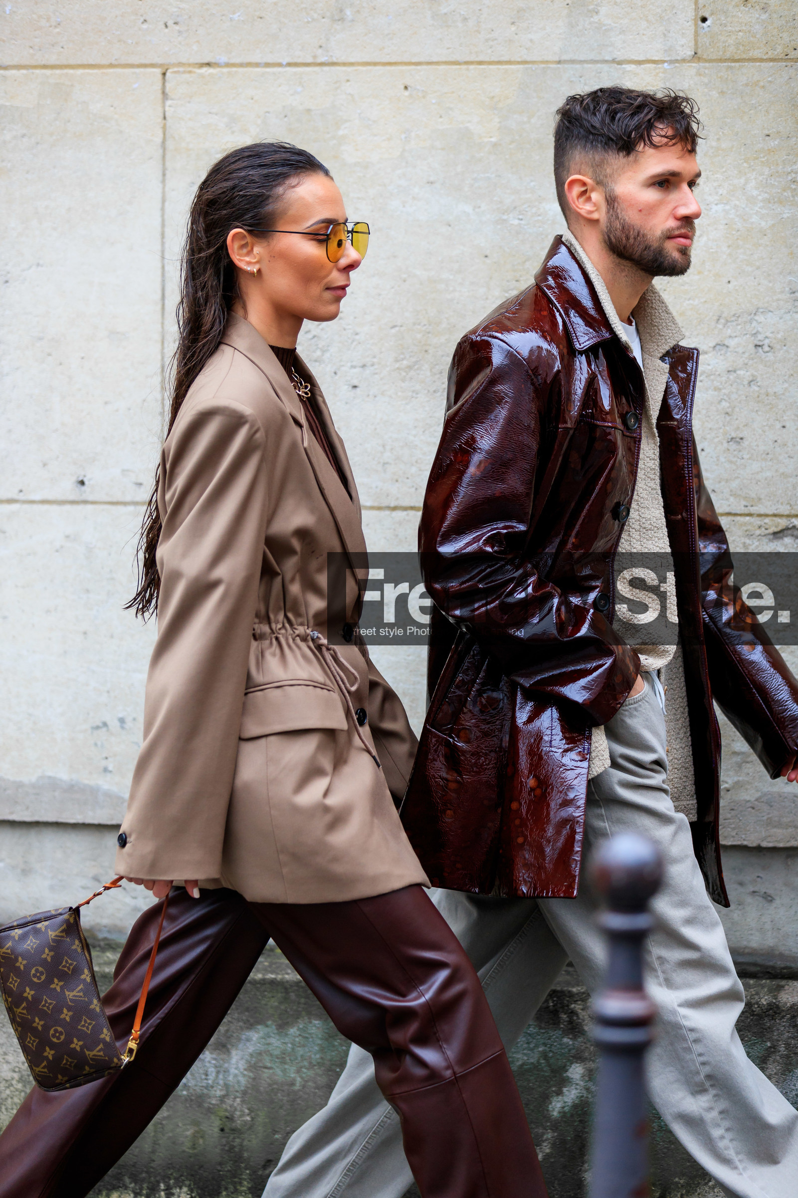 JS roques, alice & j.s, alice barbier, brown jacket, brown vinyl jacket, vinyl jacket, tie and dye jacket, painted jacket, light beige shirt, beige jeans, grey jeans, denim, beige jacket, brown pullover, brown leather pants, brown leather bag, monogrammed bag, mini bag, hand bag, louis vuitton bag, yellow sunglasses, aviator sunglasses, metalic frame sunglasses, loose pants, loose jeans, fashion week, frenchystyle, FW, jonathan paciullo, street style, PFW, PARIS, AUTUMN WINTER 2020-2021, FALL WINTER 2020-2021, FW 20-21, vertical, atmosphere details, detail