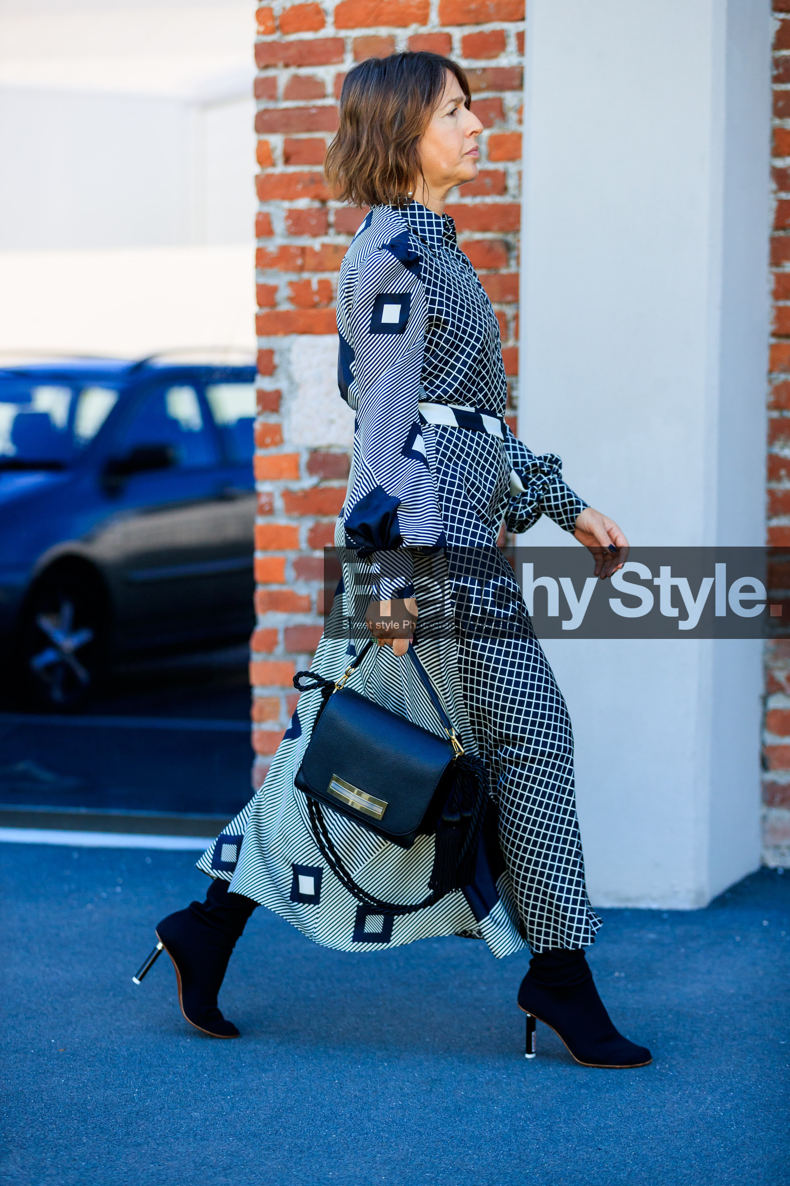 black and white, black bag, black shoes, checked dress, fashion week, frenchystyle, full length, FW, graphic dress, high heels, jonathan paciullo, leather bag, leather shoes, MFW, MILAN, printed dress, SPRING SUMMER 2018, SS 18, street style, striped dress, trousers, vertical, vêtements