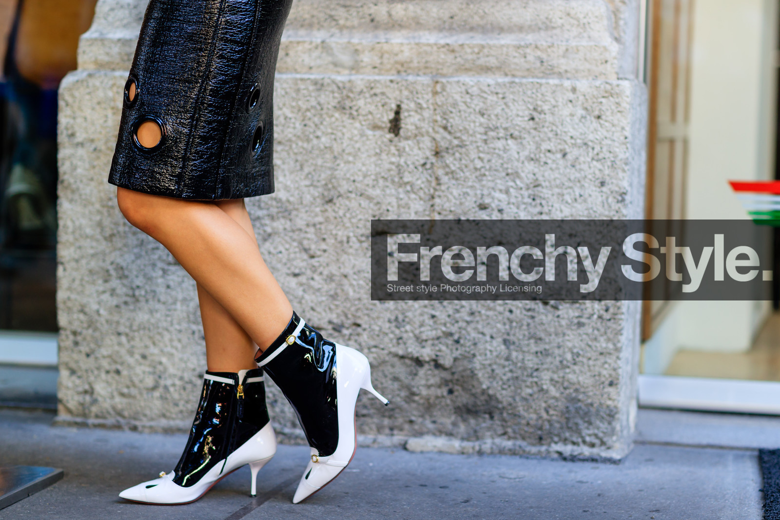 atmosphere details, black and white shoes, black skirt, detail, fashion week, frenchystyle, FW, high heels, horizontal, jenny walton, jonathan paciullo, leather shoes, leather skirt, MFW, MILAN, SPRING SUMMER 2017, SS 17, street style