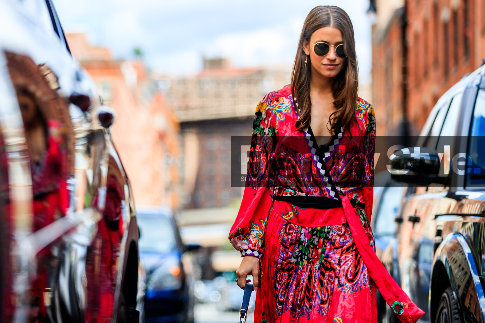 atmosphere details, detail, fashion week, frenchystyle, FW, horizontal, jonathan paciullo, multicolor dress, NEW YORK, NYFW, printed dress, ray ban, red dress, SPRING SUMMER 2018, SS 18, street style, sunglasses