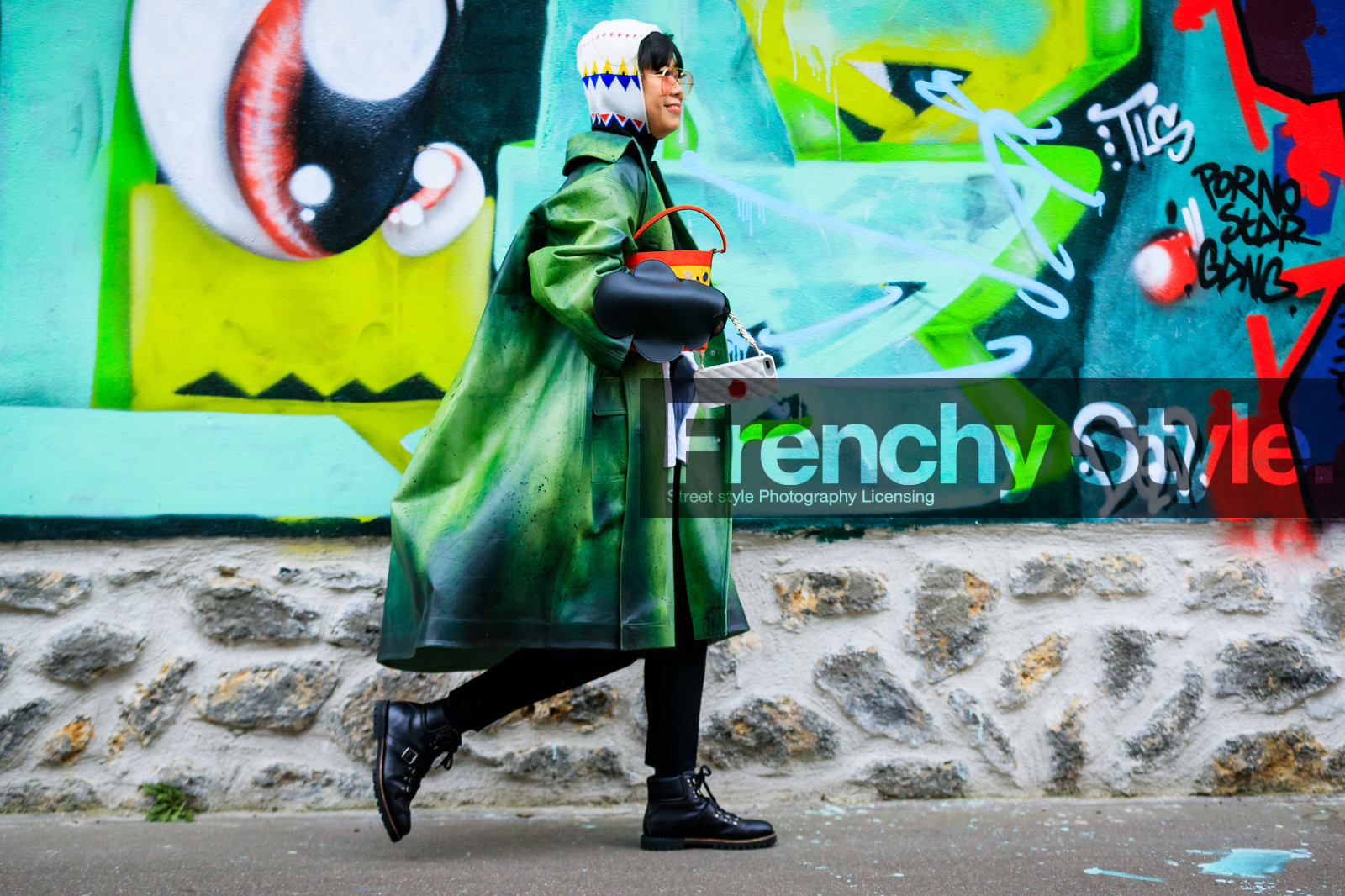 black gloves, black shoes, graphic bag, graphic jacket, green coat, hood, leather bag, leather gloves, leather shoes, printed bag, printed jacket, red bag, sunglasses, trousers, fashion week, frenchystyle, FW, jonathan paciullo, street style, PFW, PARIS, AUTUMN WINTER 2018-2019, FALL WINTER 2018-2019, FW 18-19, horizontal, atmosphere details, full length, leaf greener