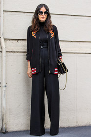 AUTUMN WINTER 2016-2017, AW 16-17, black bag, black jacket, black pants, black sweater, embroidered jacket, FALL WINTER 2016-2017, fashion week, frenchystyle, full length, FW, FW 16-17, high waist, jonathan paciullo, leather bag, leila yavari, LFW, LONDON, MENSWEAR, street style, sunglasses, teddy jacket, tone on tone, total look black, trousers, vertical, wide pants