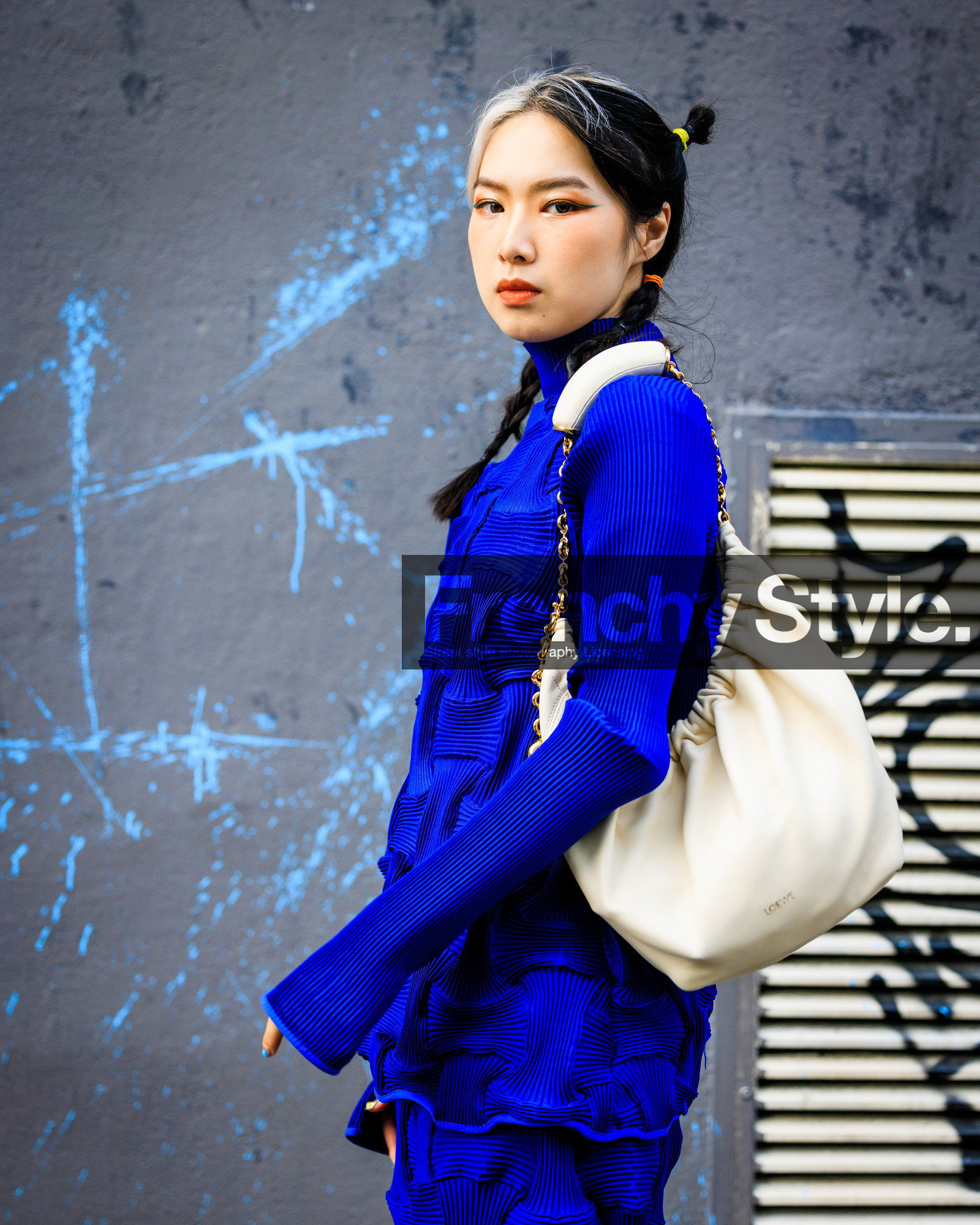 PARIS, PFW, fashion week, frenchystyle, FW, jonathan paciullo, street style, SPRING SUMMER 2024, SS 24, vertical, atmosphere details, detail