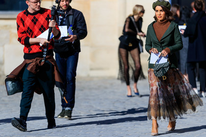 beret, blazer, brown sweater, camila coelho, christian dior, embroidered skirt, graphic bag, graphic skirt, green bag, green hat, green jacket, high heels, leather bag, leather shoes, monogram, pink shoes, printed bag, printed skirt, saddle bag, sequined skirt, PARIS, PFW, street style, jonathan paciullo, FW, frenchystyle, fashion week, AUTUMN WINTER 2019-2020, AW 19-20, FALL WINTER 2019-2020, FW 19-20, horizontal, atmosphere details, full length