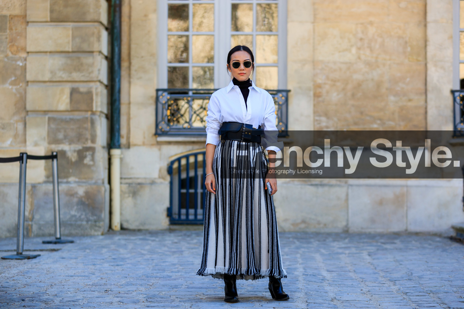 black and white, black bag, black belt, black shoes, black turtleneck, christian dior, graphic skirt, iphone, leather bag, leather belt, leather shoes, printed skirt, striped skirt, sunglasses, white shirt, white skirt, yoyo cao, fashion week, frenchystyle, FW, jonathan paciullo, street style, PFW, PARIS, AUTUMN WINTER 2019-2020, AW 19-20, FALL WINTER 2019-2020, FW 19-20, horizontal, atmosphere details, full length