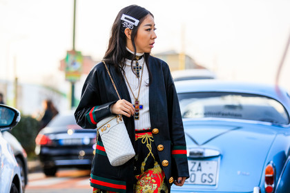 black jacket, black skirt, blazer, choker, graphic skirt, gucci, hair clip, leather bag, leather jacket, necklace, printed skirt, white bag, white sweater, yuwei zhangzou, fashion week, frenchystyle, FW, jonathan paciullo, street style, MFW, MILAN, AUTUMN WINTER 2019-2020, AW 19-20, FALL WINTER 2019-2020, FW 19-20, atmosphere details, detail, horizontal