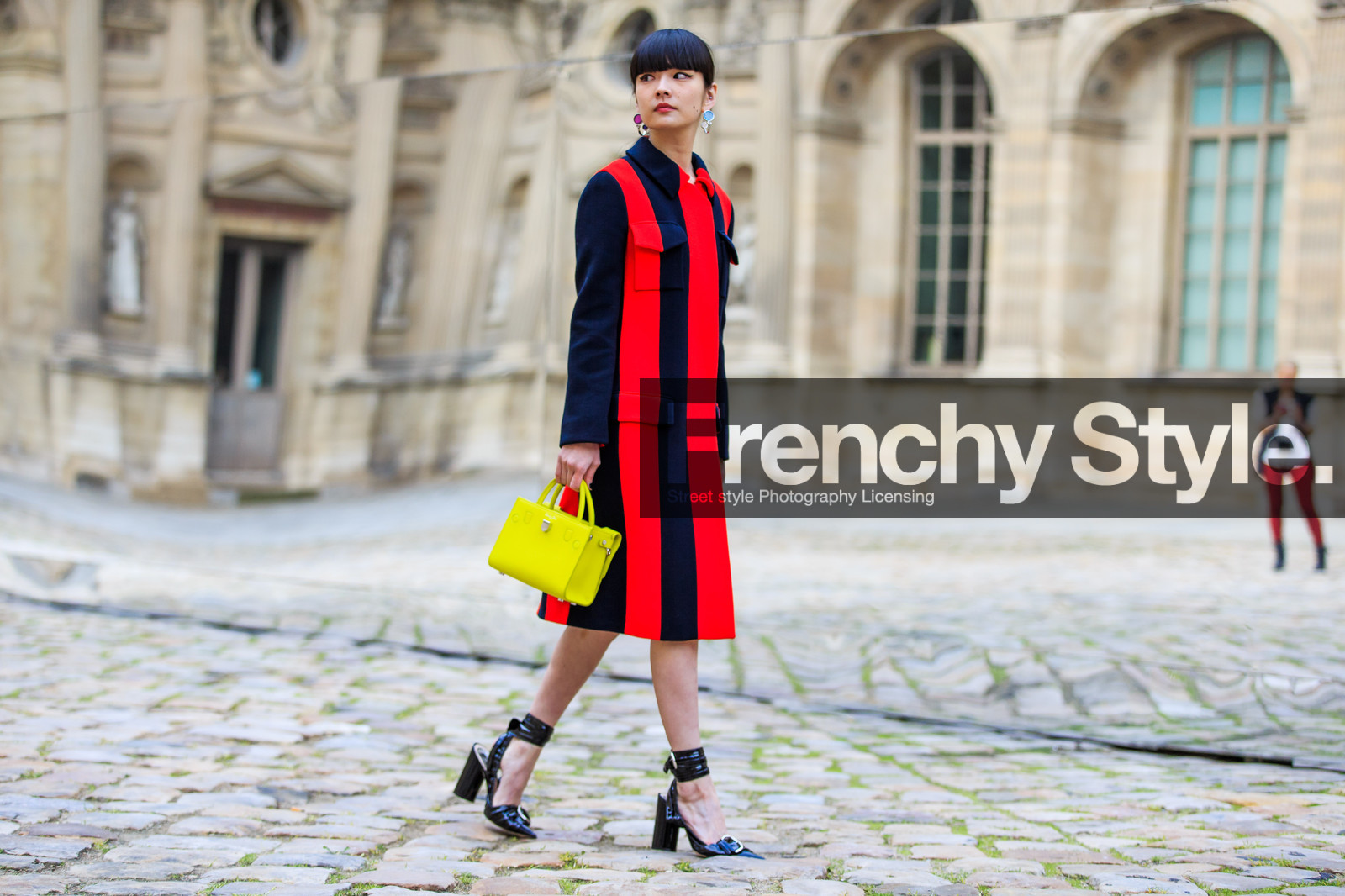 atmosphere details, AUTUMN WINTER 2016-2017, AW 16-17, black shoes, christian dior, FALL WINTER 2016-2017, fashion week, frenchystyle, full length, FW, FW 16-17, graphic coat, high heels, horizontal, jonathan paciullo, kozue akimoto, leather bag, leather shoes, PARIS, PFW, printed coat, red coat, street style, striped coat, varnished leather shoes, yellow bag