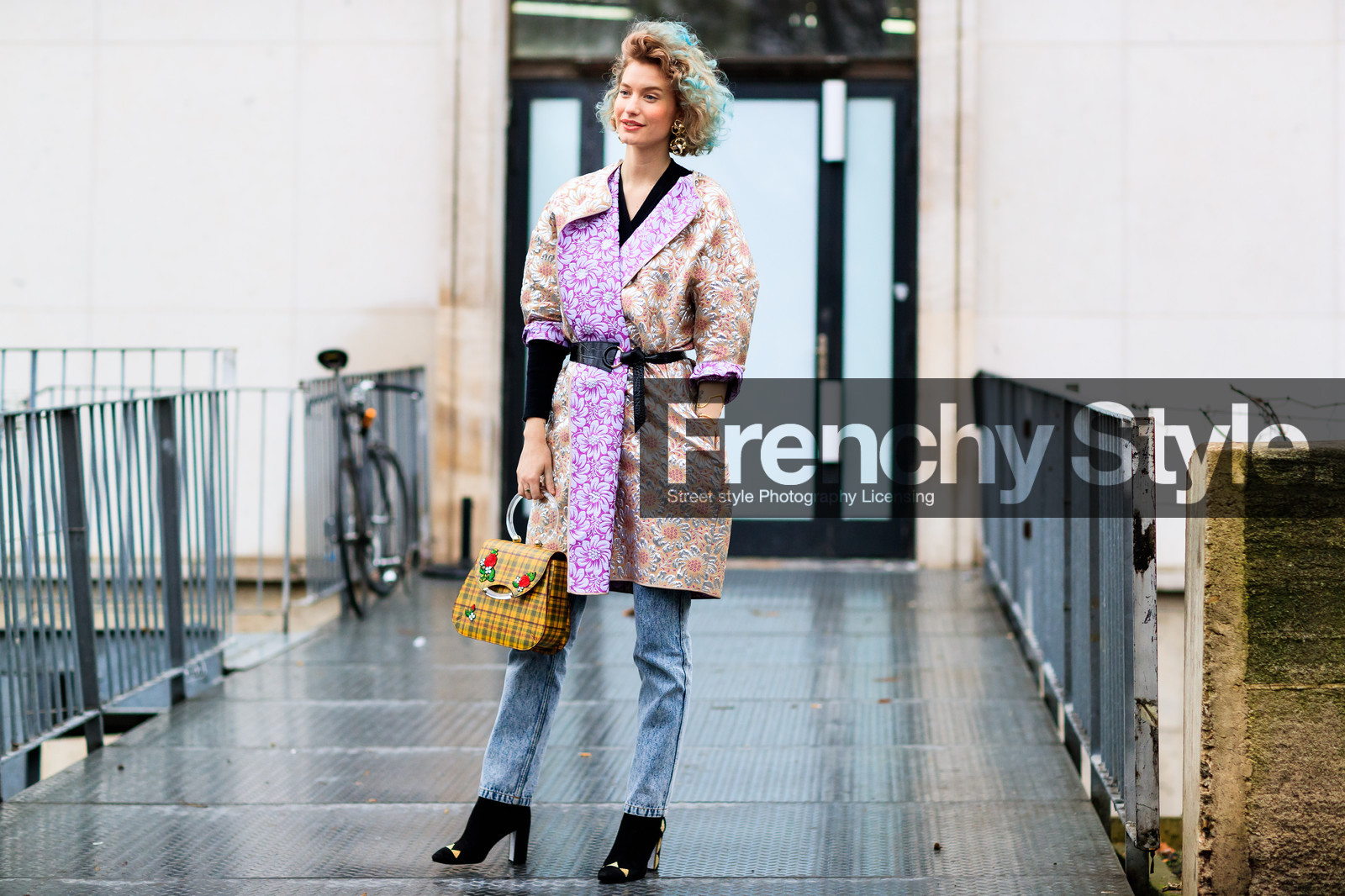 atmosphere details, AUTUMN WINTER 2017-2018, AW 17-18, black belt, black shoes, blue denim, checked bag, chinese print, denim pants, dyed hair, earrings, FALL WINTER 2017-2018, fashion week, floral, flower, frenchystyle, full length, FW, FW 17-18, graphic bag, horizontal, japanese print, jeans, jonathan paciullo, leather bag, leather belt, leather shoes, PARIS, PFW, pink jacket, plaid, printed bag, printed jacket, street style, tartan, trousers, yellow bag, zanita whittington