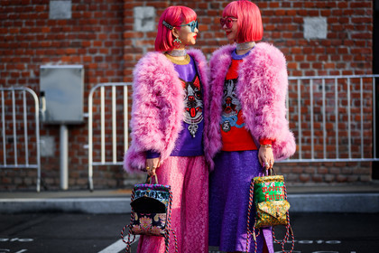 animal print, chinese print, choker, dyed hair, fur jacket, fuschia, glitter, graphic bag, gucci, japanese print, leather bag, multicolor bag, necklace, pink fur, pink hair, pink jacket, pink pants, printed bag, purple skirt, purple sweater, red lips, red sweater, rings, sequined pants, sequined skirt, shiny pants, shiny skirt, sunglasses, tights, fashion week, frenchystyle, FW, jonathan paciullo, street style, MFW, MILAN, AUTUMN WINTER 2018-2019, FALL WINTER 2018-2019, FW 18-19, horizontal, atmosphere details