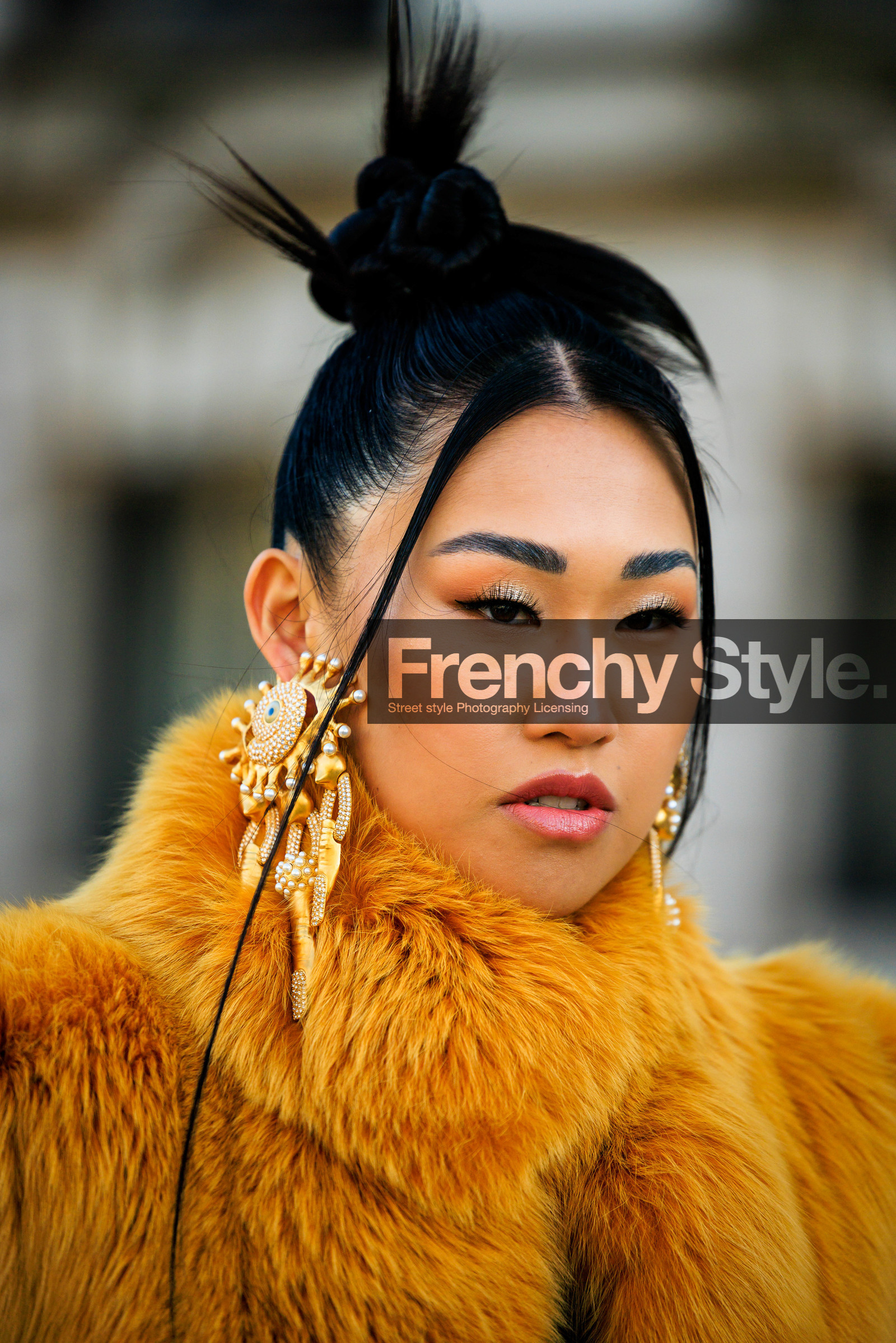 furry coat, yellow coat, golden earrings, schiaparelli, surrealism, close up, details, hair, make up, hair bow, fashion week, frenchystyle, FW, jonathan paciullo, street style, PARIS, PFW, SPRING SUMMER 2022, SS 22, atmosphere details, detail, vertical, jaime xie