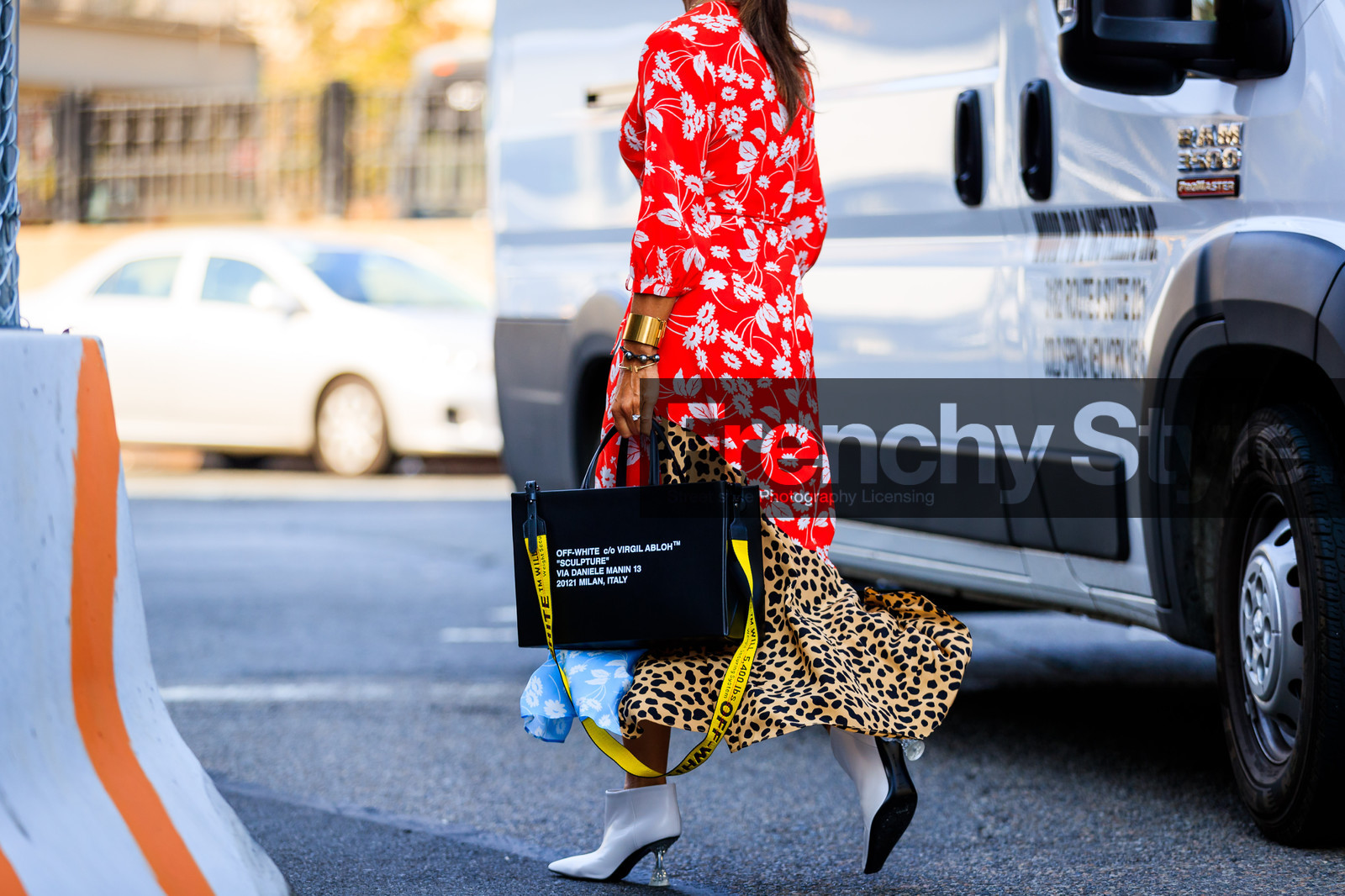 animal print, black bag, floral, flowers, graphic bag, graphic dress, high heels, leather bag, leather shoes, leopard, multicolor dress, off white, printed bag, printed dress, white boots, fashion week, frenchystyle, FW, jonathan paciullo, street style, NYFW, NEW YORK, SPRING SUMMER 2019, SS 19, atmosphere details, horizontal, detail