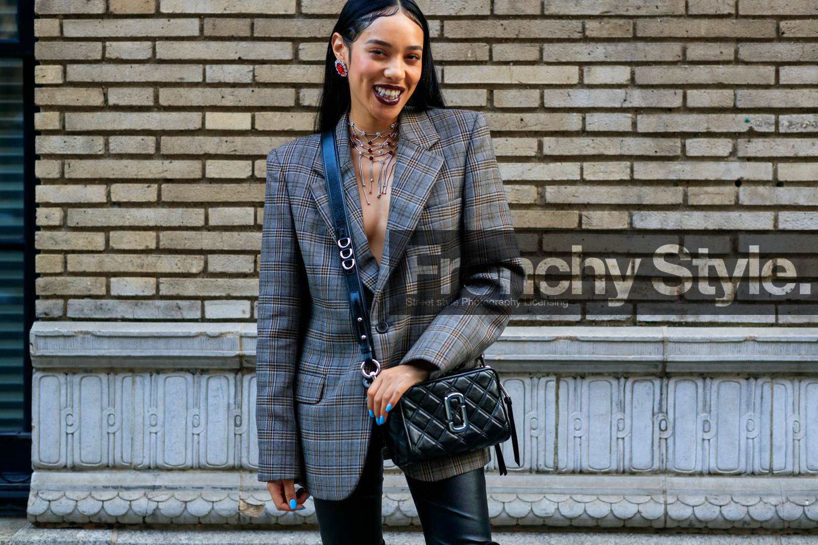 aleali may, checked, graphic jacket, leather bag, marc jacobs, plaid, printed jacket, trousers, street style, jonathan paciullo, FW, frenchystyle, fashion week, NEW YORK, NYFW, SPRING SUMMER 2020, SS 20, horizontal, atmosphere details, detail