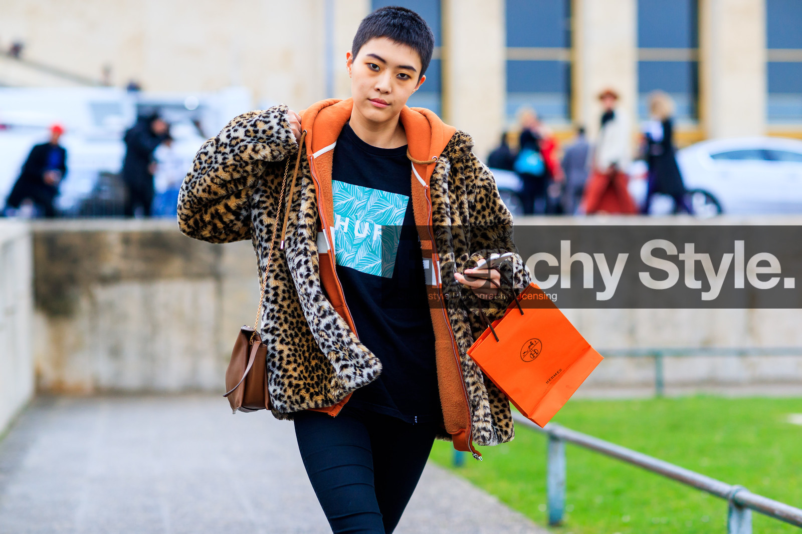 animal print, atmosphere details, AUTUMN WINTER 2017-2018, AW 17-18, black pants, black t shirt, brown bag, detail, FALL WINTER 2017-2018, fashion week, frenchystyle, fur jacket, FW, FW 17-18, hoodie, horizontal, jonathan paciullo, leather bag, leopard print, model, orange sweater, PARIS, PFW, printed jacket, printed t shirt, street style, trousers