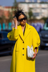 Jaime Xie, detail color, colorblock, white bag, bag, oversize coat, prada bag, wool coat, yellow coat, hairstyle, fashion week, frenchystyle, FW, jonathan paciullo, street style, SPRING SUMMER 2022, SS 22, MFW, MILAN, vertical, atmosphere details