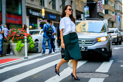 atmosphere details, balenciaga, blue shoes, evangelie smyrniotaki, fashion week, frenchystyle, full length, FW, green skirt, high heels, horizontal, jonathan paciullo, leather bag, leather shoes, NEW YORK, NYFW, polka dot, printed shoes, SPRING SUMMER 2018, SS 18, street style, sunglasses, white bag, white t shirt