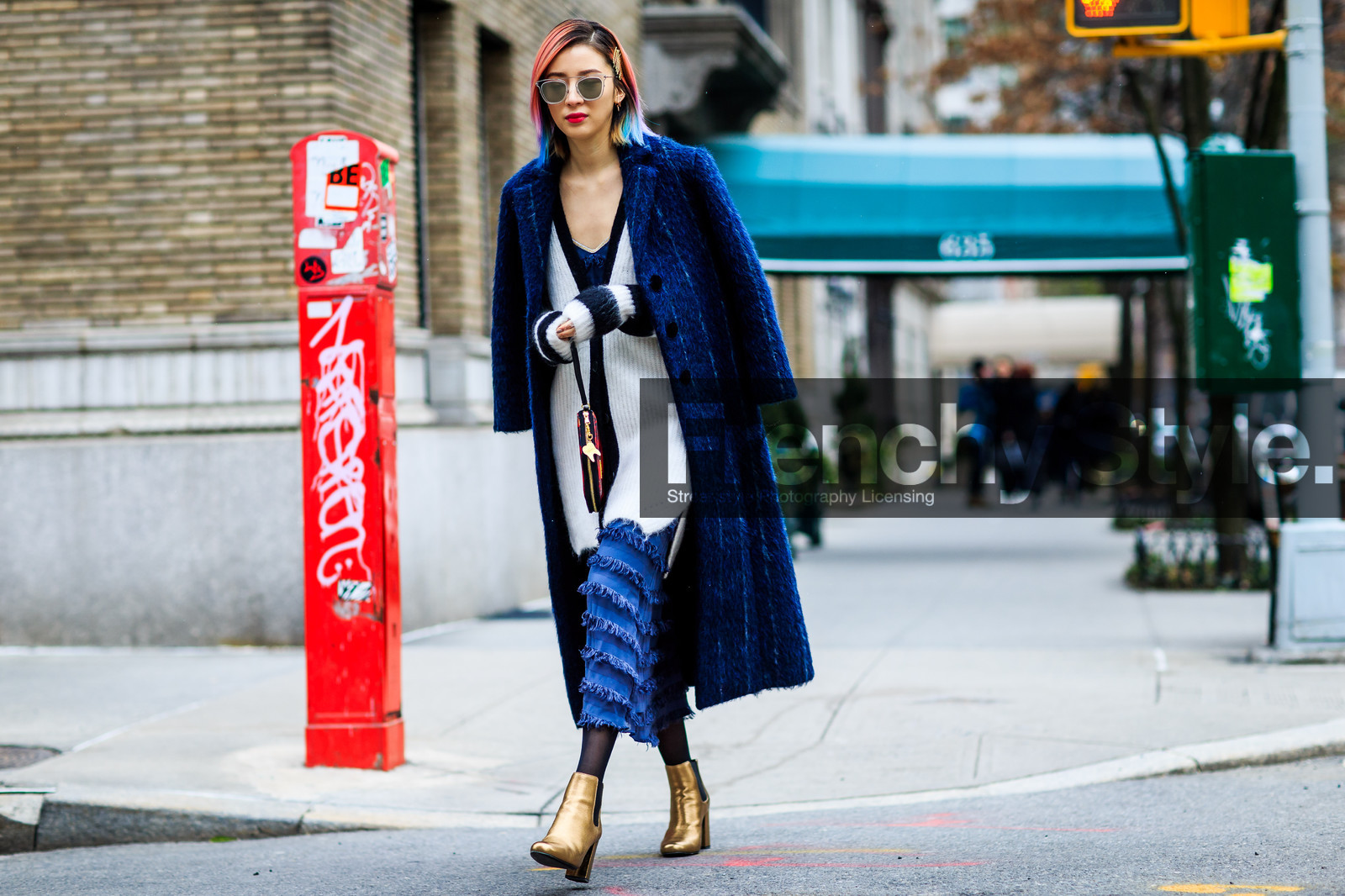 atmosphere details, AUTUMN WINTER 2016-2017, AW 16-17, blue coat, blue dress, cashmere, dyed hair, fashion week, frenchystyle, fringes, full length, FW, FW 16-17, golden boots, horizontal, irene kim, jonathan paciullo, layers, leather boots, long dress, NEW YORK, NYFW, street style, striped coat, sunglasses, white cardigan, woman, wool coat