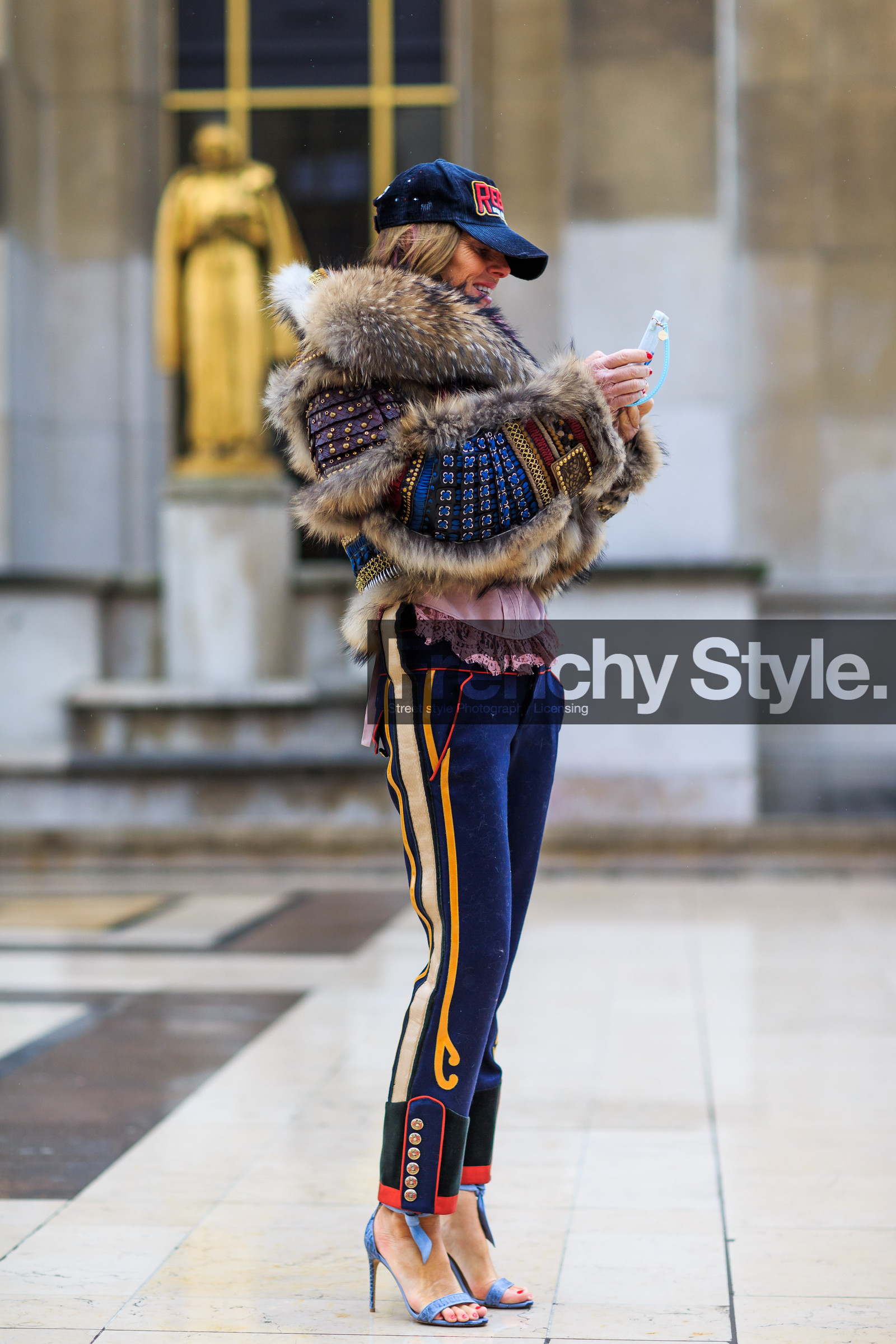 anna dello russo, AUTUMN WINTER 2016-2017, AW 16-17, black cap, blue pants, blue shoes, dsquared, embroidered coat, embroidered jacket, embroideries, FALL WINTER 2016-2017, fashion week, frenchystyle, full length, fur coat, fur jacket, FW, FW 16-17, high heels, jonathan paciullo, natural fur, PARIS, PFW, pink shirt, street style, trousers, vertical