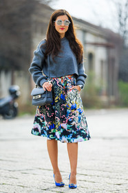 AUTUMN WINTER 2016-2017, AW 16-17, blue, blue klein, blue shoes, FALL WINTER 2016-2017, fashion week, floral, frenchystyle, full length, FW, FW 16-17, grey, grey bag, grey knit, grey sweater, high heels, jonathan paciullo, leather bag, LFW, LONDON, long hair, MENSWEAR, printed skirt, proenza schouler, red lips, street style, sunglasses, vertical