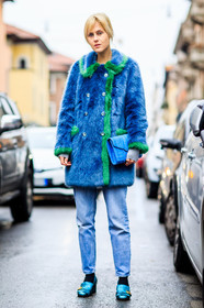 AUTUMN WINTER 2016-2017, AW 16-17, blue bag, blue denim, blue fur, blue jacket, blue shoes, denim pants, FALL WINTER 2016-2017, fashion week, frenchystyle, full length, fur jacket, FW, FW 16-17, glitter, gucci, jeans, jonathan paciullo, leather bag, leather shoes, LFW, linda tol, LONDON, MENSWEAR, metallic, mocassins, shiny, street style, trousers, vertical