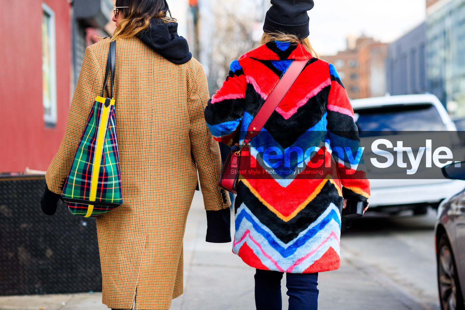 black beanie, black sweater, brown coat, checked, checked bag, fur jacket, graphic bag, graphic jacket, green bag, hoodie, houndstooth pattern, leather bag, multicolor jacket, plaid, printed bag, printed jacket, red bag, red fur, striped jacket, tartan, street style, jonathan paciullo, FW, frenchystyle, fashion week, NYFW, NEW YORK, AUTUMN WINTER 2018-2019, AW 18-19, FALL WINTER 2018-2019, FW 18-19, atmosphere details, horizontal, detail