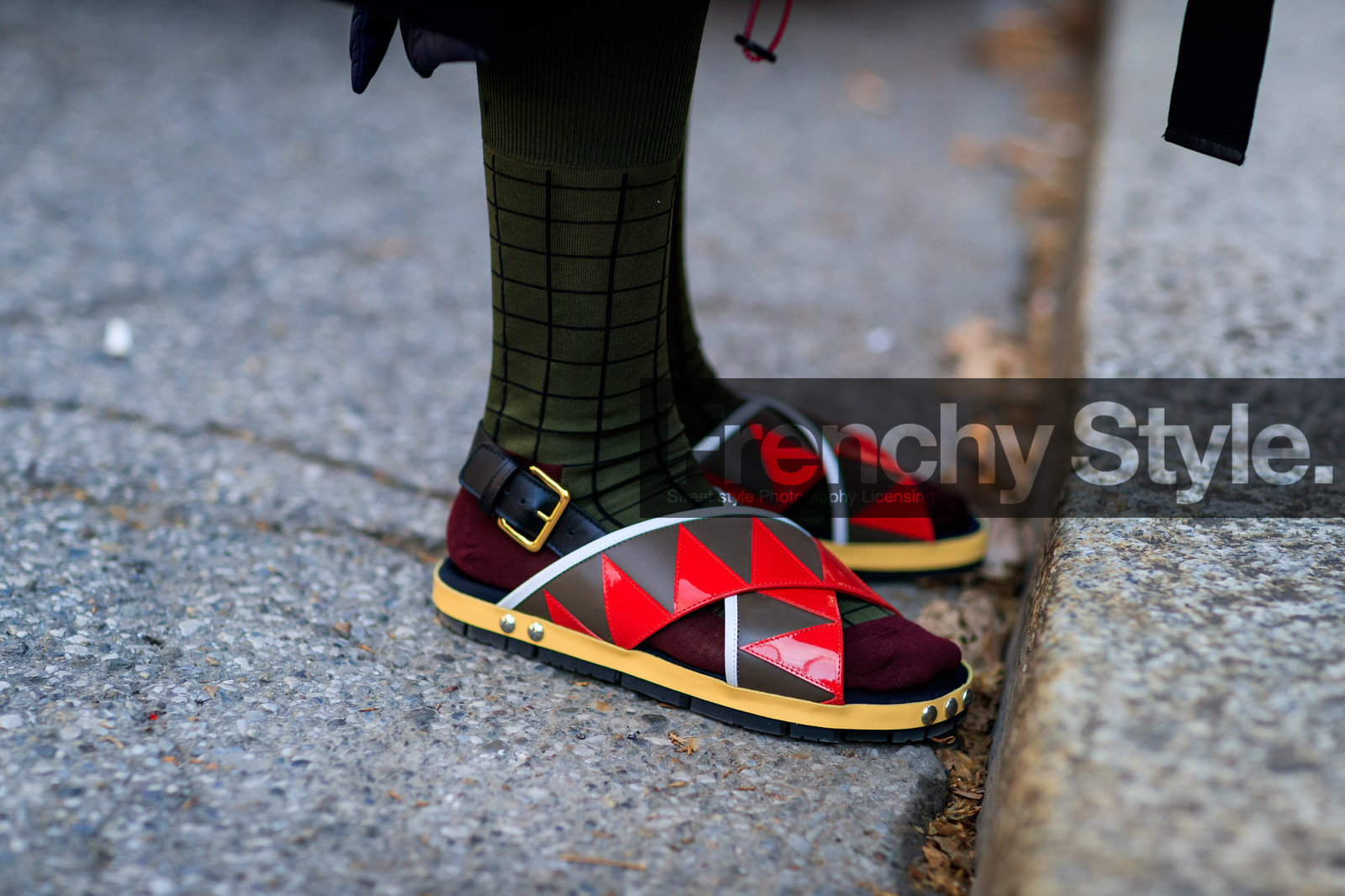 atmosphere details, AUTUMN WINTER 2017-2018, AW 17-18, detail, FALL WINTER 2017-2018, fashion week, frenchystyle, FW, FW 17-18, geometric, graphic shoes, green socks, horizontal, jonathan paciullo, leather shoes, marni, MFW, MILAN, printed shoes, red sandals, street style