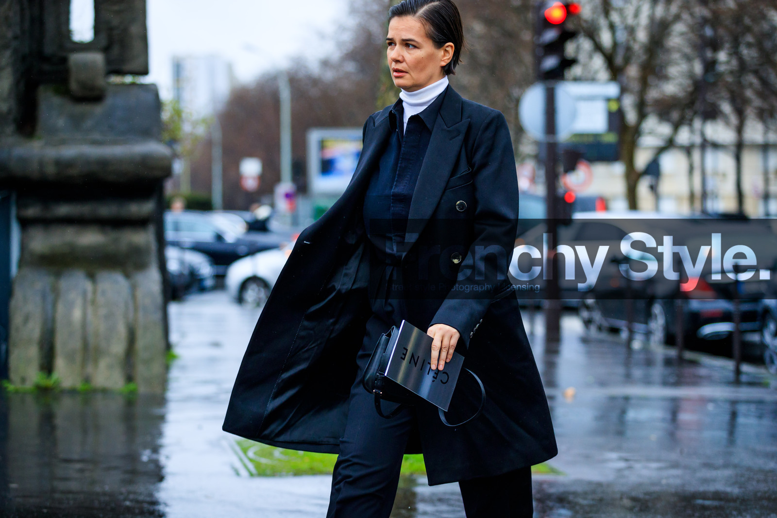 atmosphere details, AUTUMN WINTER 2017-2018, AW 17-18, black bag, black coat, black jacket, black pants, detail, FALL WINTER 2017-2018, fashion week, frenchystyle, FW, FW 17-18, horizontal, jonathan paciullo, leather bag, PARIS, PFW, street style, tone on tone, total look black, trousers