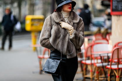 beige gloves, black bag, black hat, black pants, fur jacket, grey fur, grey jacket, leather bag, leather gloves, leather pants, trousers, fashion week, frenchystyle, FW, jonathan paciullo, street style, PFW, PARIS, AUTUMN WINTER 2018-2019, FALL WINTER 2018-2019, FW 18-19, horizontal, atmosphere details