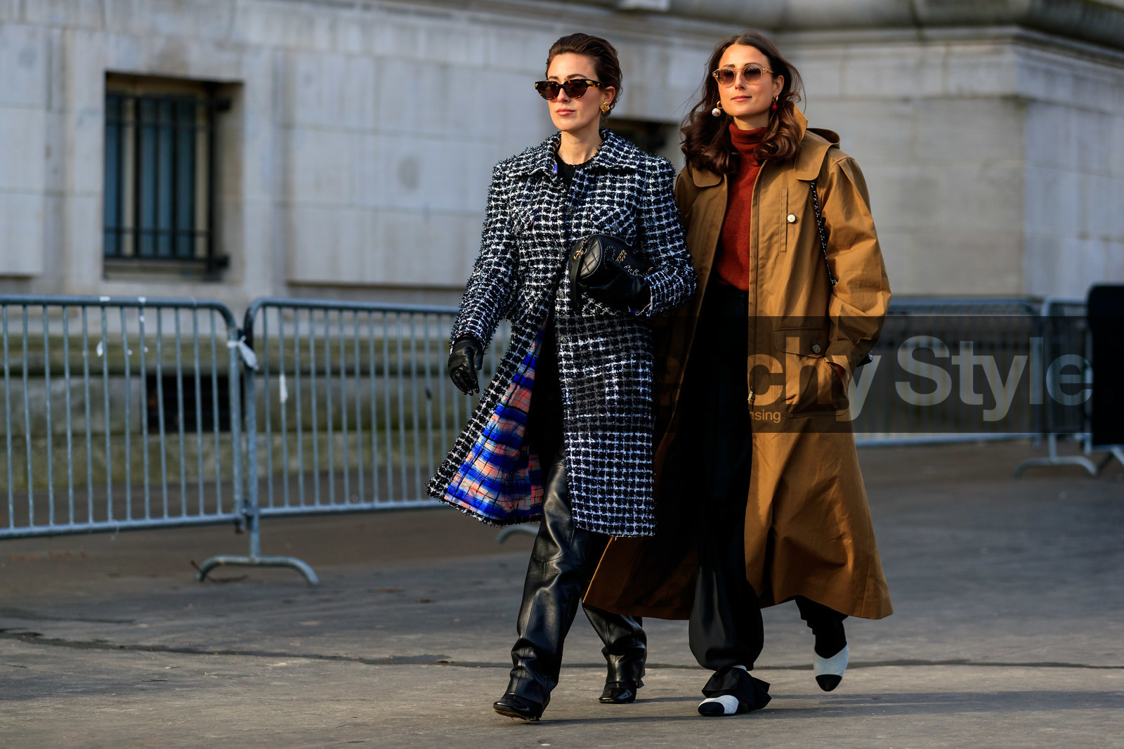 julia haghjoo, sylvia haghjoo, camel parka, white leather shoes, bicolor shoes, flat shoes, mary jane shoes, quilted shoes, sheer sunglasses, round shape sunglasses, long parka, red pullover, red earring, golden earrings, round shape earrings, chanel shoes, chanel coat, chanel earrings, chanel boots, chanel clutch, grey coat, black coat, checked coat, tweed coat, fringe coat, bottega veneta sunglasses, scale sunglasses, butterfly sunglasses, black leather clutch, black leather gloves, black leather pants, logo earrings, square shape earrings, fashion week, frenchystyle, FW, jonathan paciullo, street style, PFW, PARIS, horizontal, atmosphere details, full length