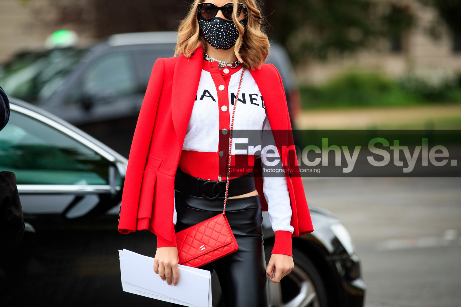laetitia ruby, red jacket, red cardigan, red leather bag, quilted bag, crossbody bag, logo printed cardigan, white cardigan, black leather belt, black leather pants, chanel bag, chanel belt, chanel cardigan, chanel jacket, chanel total look, chanel necklace, big chain necklace, strassed necklace, chanel sunglasses, covid face mask, PARIS, PFW, fashion week, frenchystyle, FW, jonathan paciullo, street style, SPRING SUMMER 2021, SS 21, horizontal, atmosphere details, detail