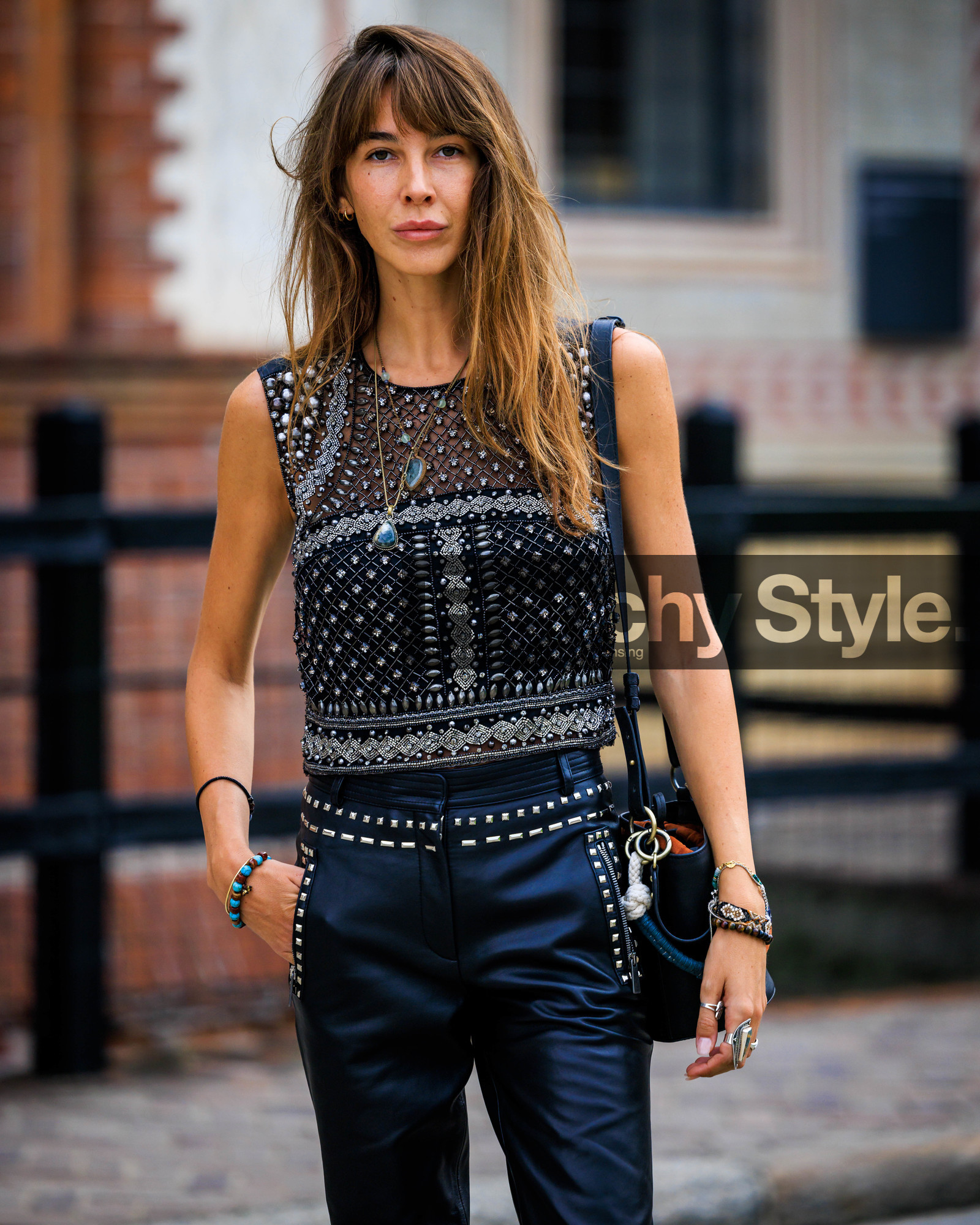 fashion week, frenchystyle, FW, jonathan paciullo, street style, MFW, MILAN, SPRING SUMMER 2024, SS 24, vertical, atmosphere details, detail